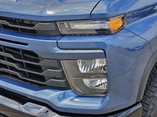 Lakeshore Blue Metallic 2026 Chevrolet Silverado 2500 Custom