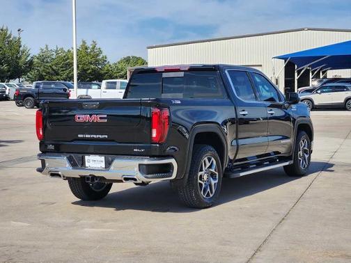 Onyx Black 2025 GMC Sierra 1500 SLT