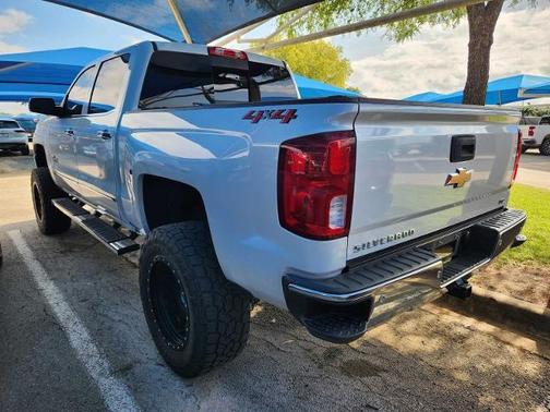 Iridescent Pearl Tricoat 2018 Chevrolet Silverado 1500 LTZ