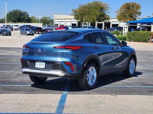 Ocean Blue Metallic 2024 Buick Envista Preferred FWD