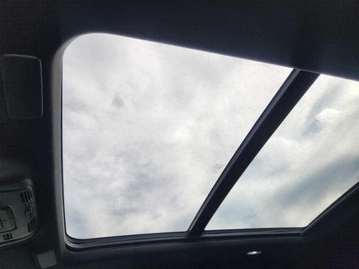 Crystal White Tricoat 2023 Cadillac Escalade ESV Premium Luxury