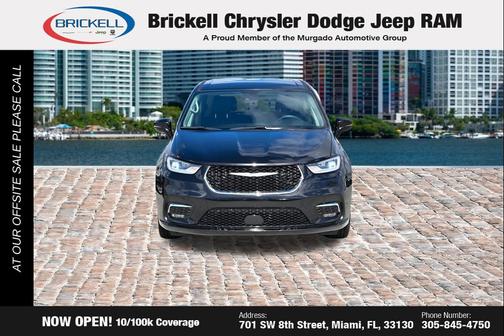 Diamond Black Crystal Pearlcoat 2024 Chrysler Pacifica Touring L