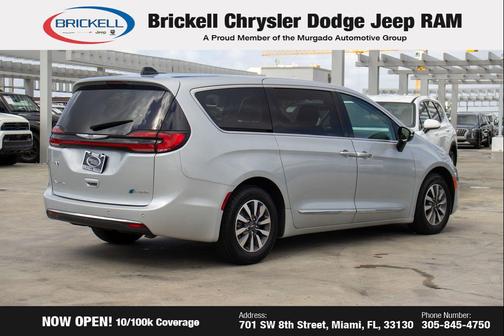 Silver Mist Clearcoat 2023 Chrysler Pacifica Hybrid Limited