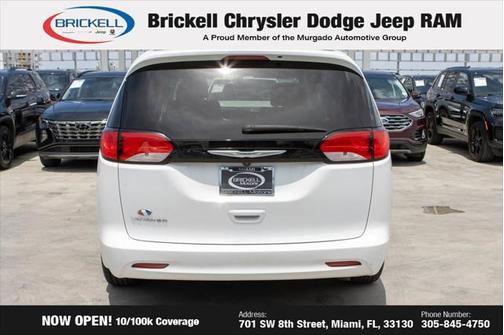 2022 Chrysler Voyager LX