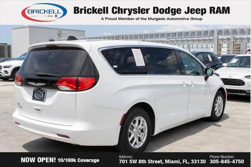 2022 Chrysler Voyager LX