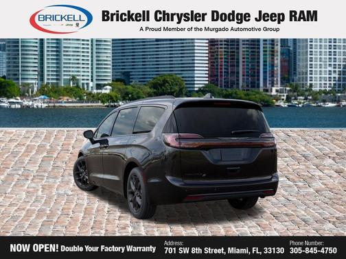 Diamond Black Crystal Pearlcoat 2026 Chrysler Pacifica L