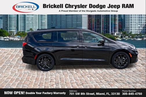 Diamond Black Crystal Pearlcoat 2026 Chrysler Pacifica L