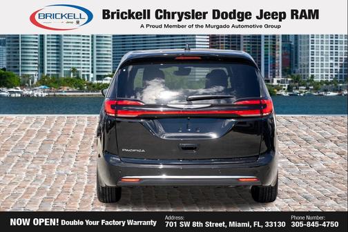 Diamond Black Crystal Pearlcoat 2026 Chrysler Pacifica L