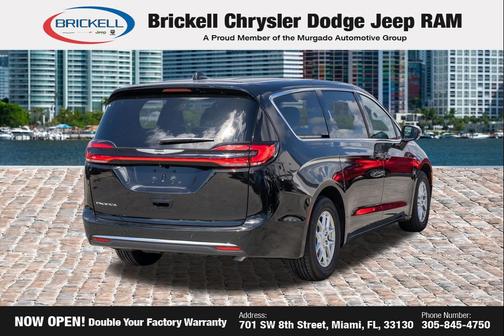 Diamond Black Crystal Pearlcoat 2026 Chrysler Pacifica L