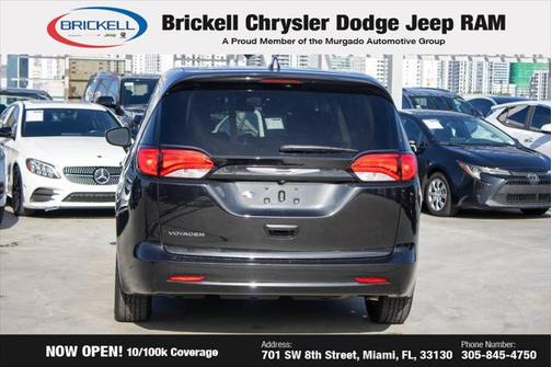 2022 Chrysler Voyager LX