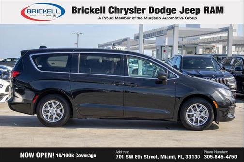 2022 Chrysler Voyager LX
