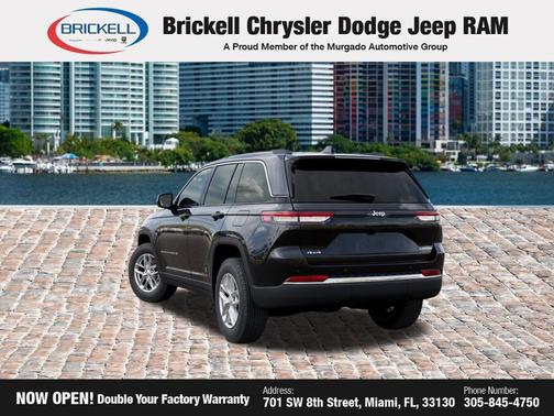 Diamond Black Crystal Pearlcoat 2026 Jeep Grand Cherokee Laredo