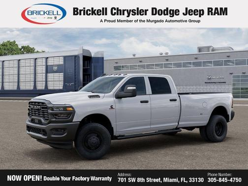 Bright White Clearcoat 2026 RAM 3500 Tradesman Crew Cab 4x4 8' Box