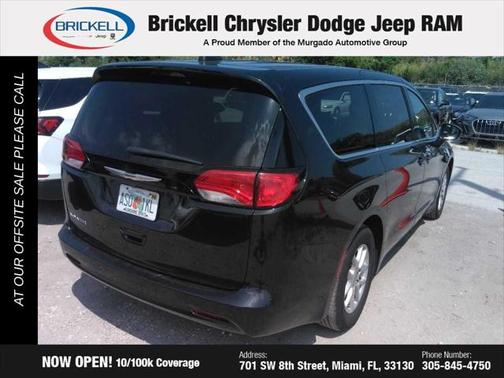 2022 Chrysler Voyager LX