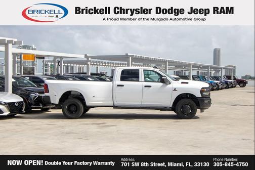 Bright White Clearcoat 2026 RAM 3500 Tradesman Crew Cab 4x4 8' Box