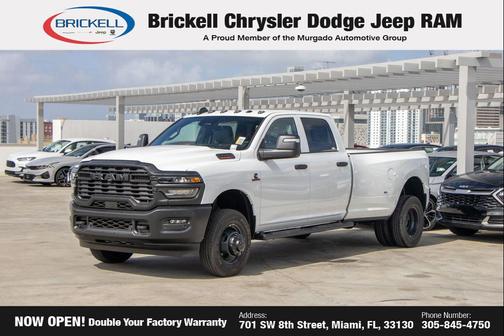 Bright White Clearcoat 2026 RAM 3500 Tradesman Crew Cab 4x4 8' Box