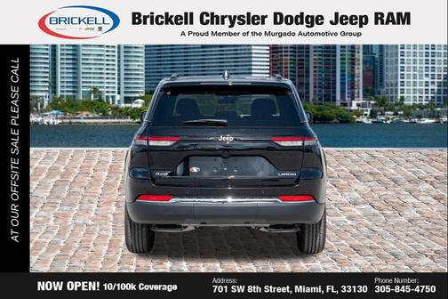 Diamond Black Crystal Pearlcoat 2025 Jeep Grand Cherokee Laredo