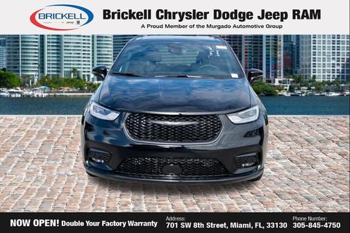 Diamond Black Crystal Pearlcoat 2026 Chrysler Pacifica L