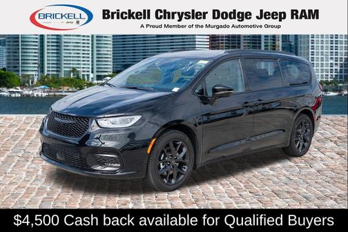 Diamond Black Crystal Pearlcoat 2026 Chrysler Pacifica L