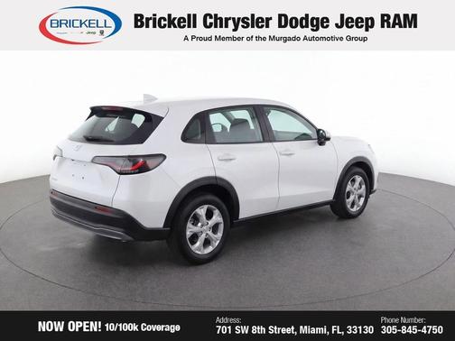 Platinum White Pearl 2023 Honda HR-V LX