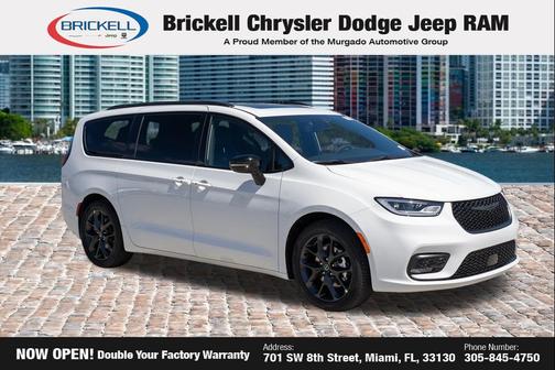 Bright White Clearcoat 2026 Chrysler Pacifica Limited