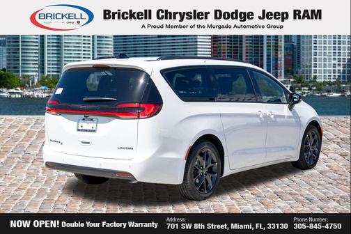 Bright White Clearcoat 2026 Chrysler Pacifica Limited