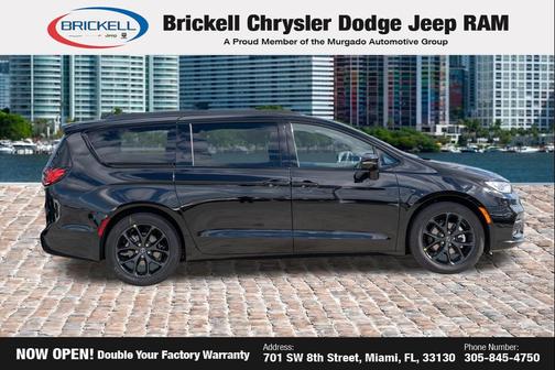 Diamond Black Crystal Pearlcoat 2026 Chrysler Pacifica Limited