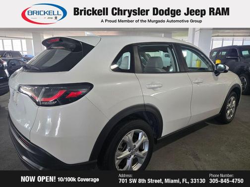 Platinum White Pearl 2023 Honda HR-V LX