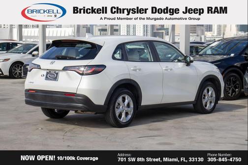 Platinum White Pearl 2023 Honda HR-V LX