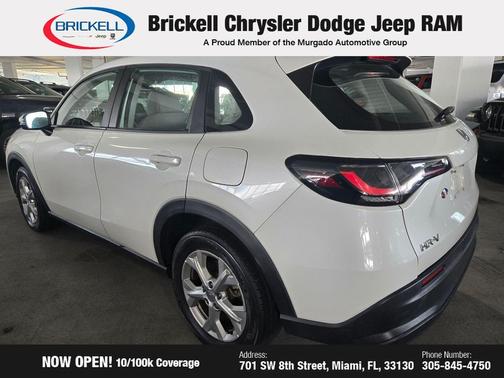 Platinum White Pearl 2023 Honda HR-V LX