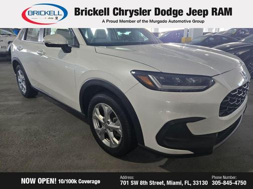 Platinum White Pearl 2023 Honda HR-V LX