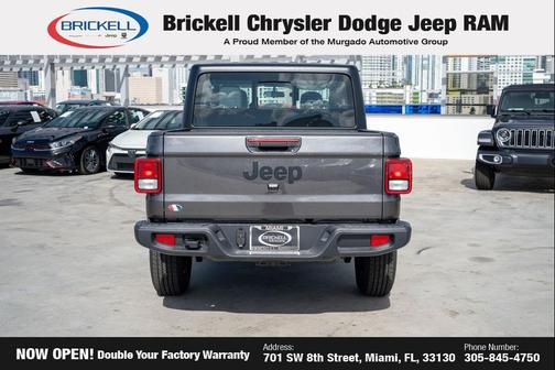 Granite Crystal Metallic Clearcoat 2026 Jeep Gladiator Sport