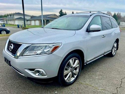 Brilliant Silver 2014 Nissan Pathfinder Platinum SUV