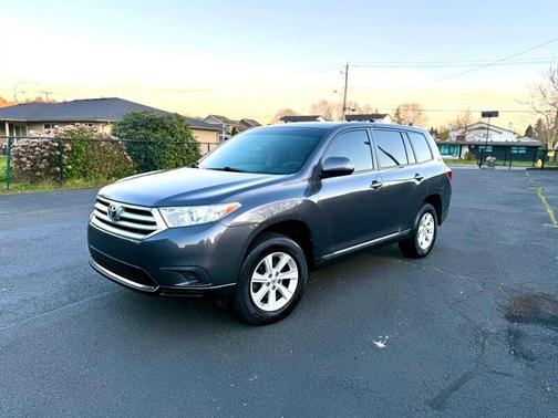 Gray 2013 Toyota Highlander Base SUV