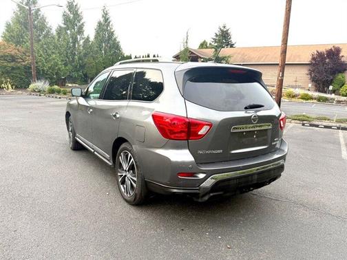 Black 2018 Nissan Pathfinder Platinum