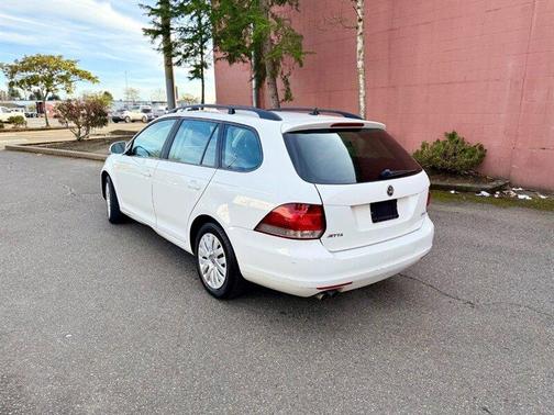 Candy White 2013 Volkswagen Jetta SportWagen SE