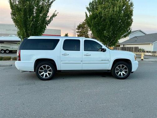 Summit White 2008 GMC Yukon XL 1500 Denali