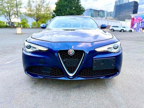 Montecarlo Blue Metallic 2017 Alfa Romeo Giulia Base