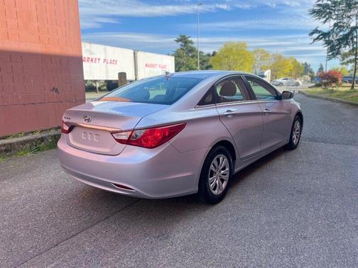 Radiant Silver Metallic 2012 Hyundai SONATA GLS
