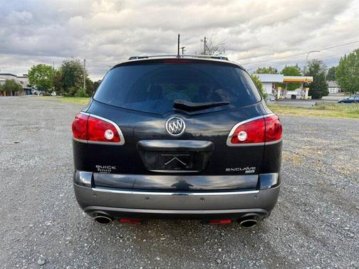 Gray 2011 Buick Enclave 1XL