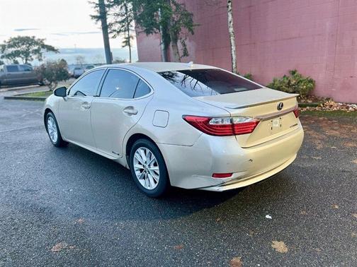 Gold 2014 Lexus ES 300h Base