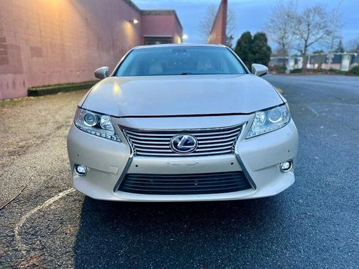 Gold 2014 Lexus ES 300h Base