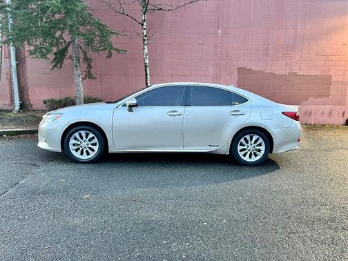 Gold 2014 Lexus ES 300h Base