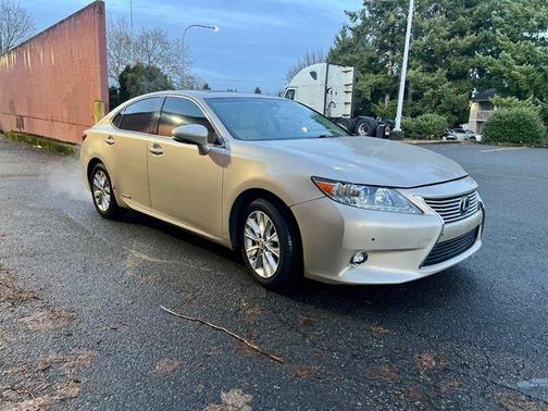 Gold 2014 Lexus ES 300h Base