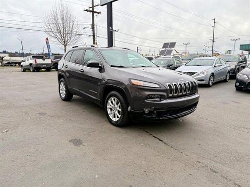 Granite Crystal Clearcoat Metallic 2014 Jeep Cherokee Latitude