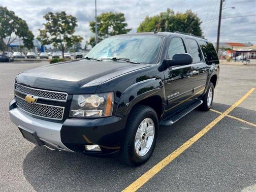 Black 2013 Chevrolet Suburban 1500 LT