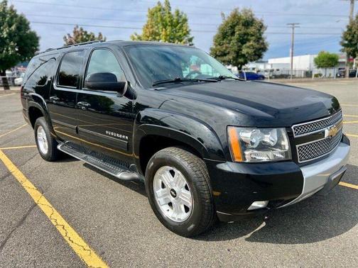 Black 2013 Chevrolet Suburban 1500 LT