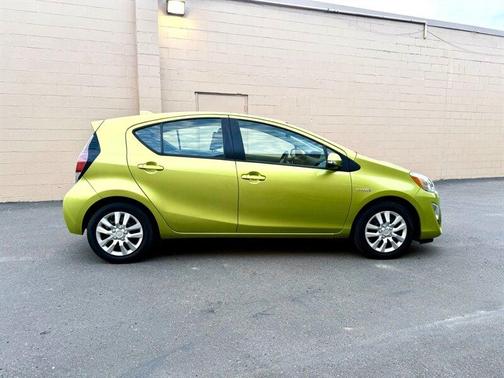 Electric Lime Metallic 2016 Toyota Prius c Two
