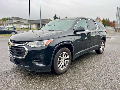 Mosaic Black Metallic 2018 Chevrolet Traverse LS SUV