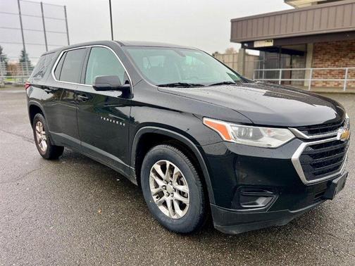 Mosaic Black Metallic 2018 Chevrolet Traverse LS